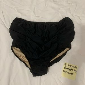 Kortni Jeane black maternity bottoms